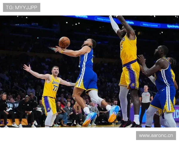 NBA赛场风云再起群星对决焦点战绩引爆季后争夺格局全面升级态 - 副本 (3)
